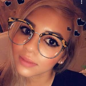 Meet your Posher, Bernadette